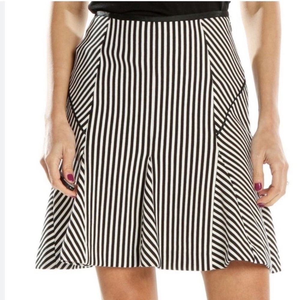 Banana Republic Black White Striped A-Line Skirt Women‎ Size 4
